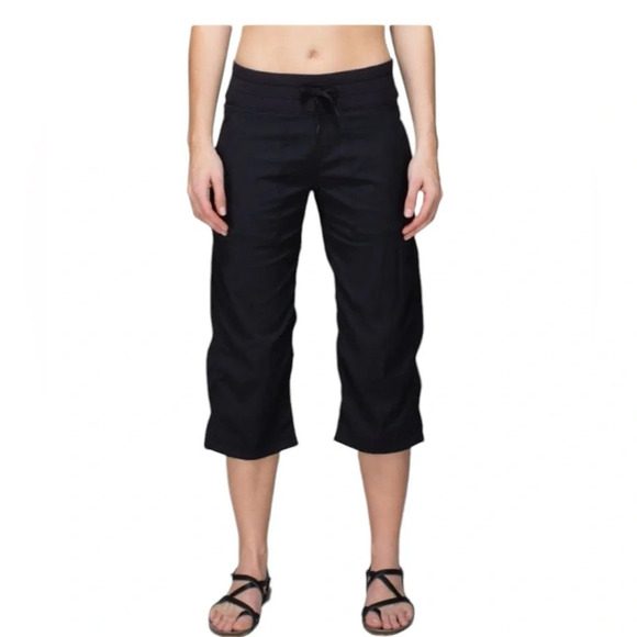 LuLuLemon Ladies Cropped Elastic Waist Pants black Size 4 - Picture 1 of 6